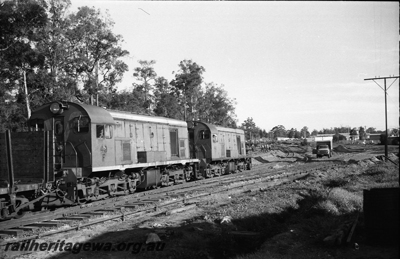 P14019
F class 43 double heading with another F class, Manjimup, PP line, view shows new trackwork
