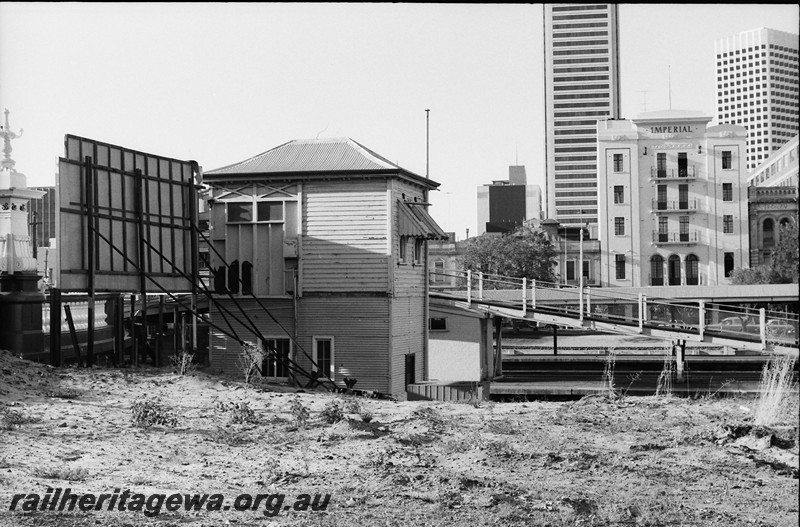 P14035
Ticket Office and station entry, Perth Station, adjacent to the Barrack street Bridge, view across the tracks looking south.
