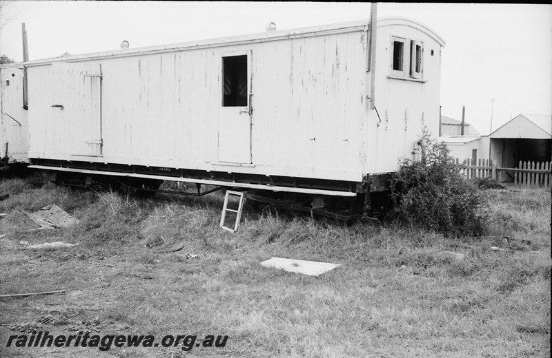 P14049
VW class 3402, side and end view, workman's van.
