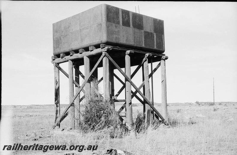 P14060
Water tower, 25,000 gallon cast iron water tank, view of two sides.
