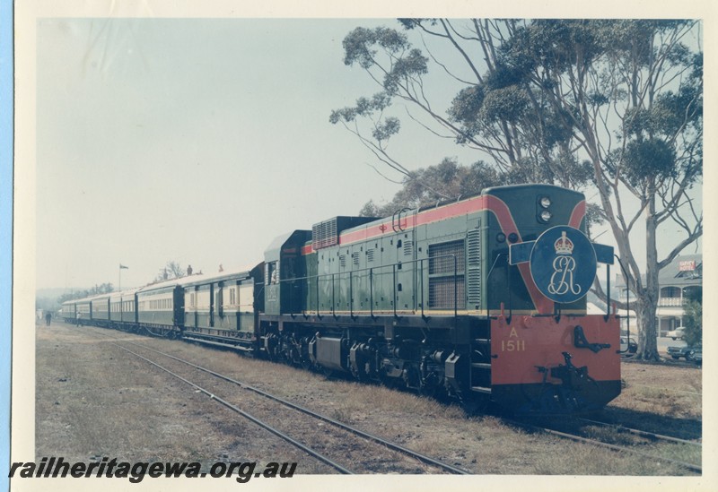 P14093
Queen Mother Royal Visit 1966, A class 1511, Vice Regal car AN class 413, Australind set, Harvey, SWR line. (ref: 