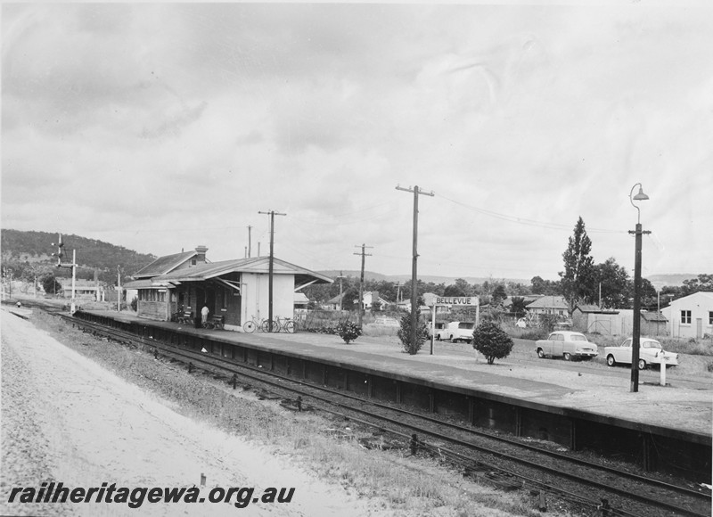 P14126
Station building, signal box, nameboard, signal, Bellevue, ER line, view looking east
