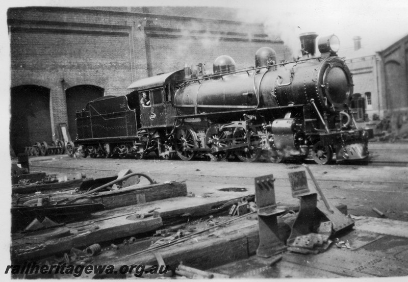 P14148
L class 238 (later L class 473, Midland Workshops, side and front view.
