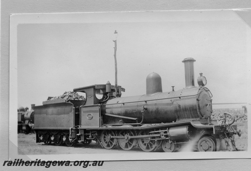 P14155
G class 135, 4-6-0 with oil headlight, side and front view.
