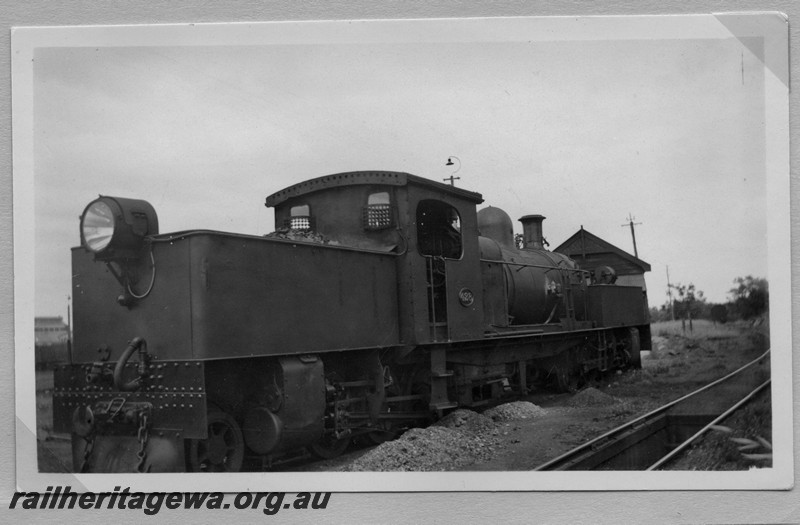 P14166
M class 428 Garratt loco, side and front view.
