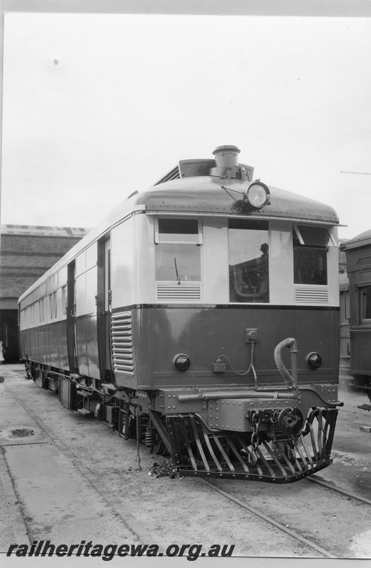 P14191
ASA class 445 Sentinel steam railcar, newly painted, Midland Workshops, side but mainly boiler end view.
