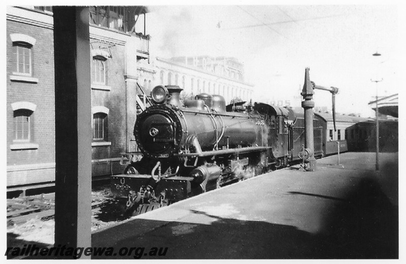 P14226
 U class 653, Signal box (C Cabin), water column on the platform, departing Perth Station on the 