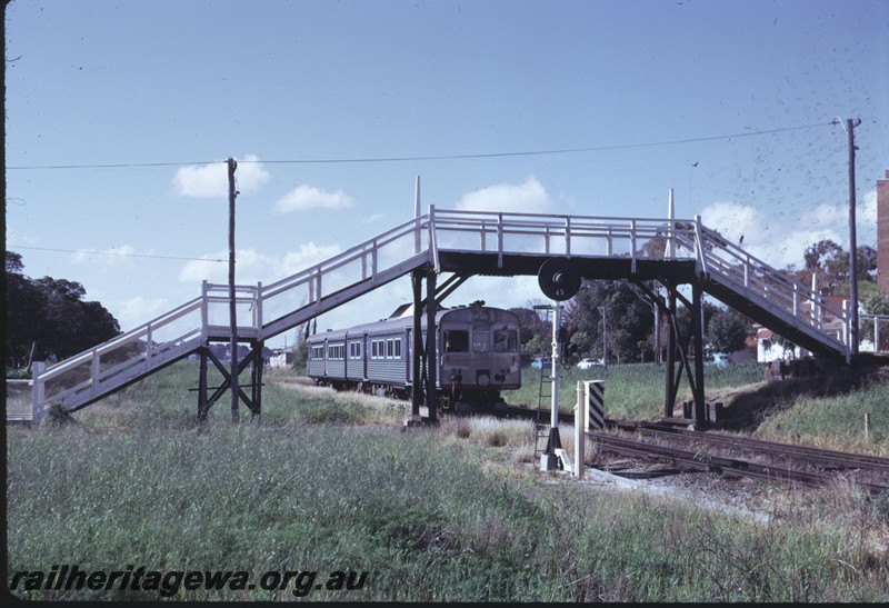 P14383
ADK/ADB class railcar set, searchlight signal and telephone box, footbridge, Daglish
