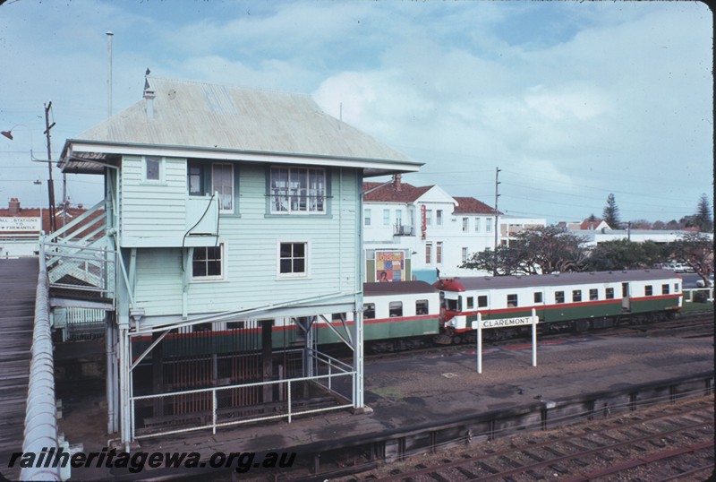 P14391
ADG/ADA class railcar set, signal box, nameboard, Claremont station, elevated view across the station.
