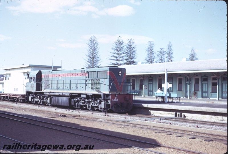 P14415
D class 1565, signal box, station building, platform scales, Cottesloe, view across the yard.
