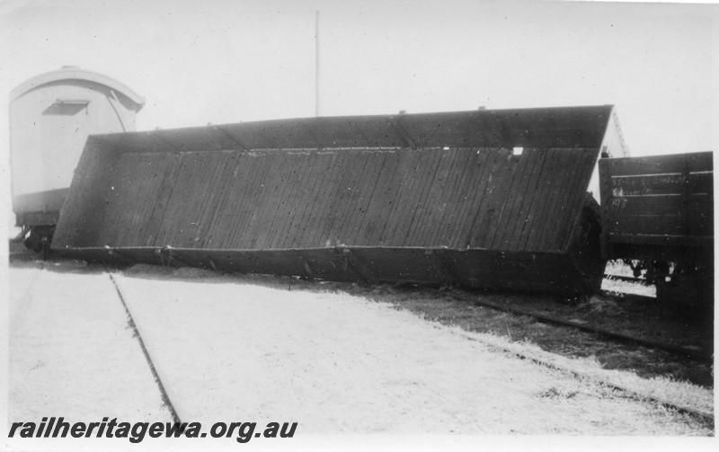 P14490
2 of 3 images of a derailment of a R class open bogie wagon in Busselton yard, BB line, view shows the inside of the wagon

