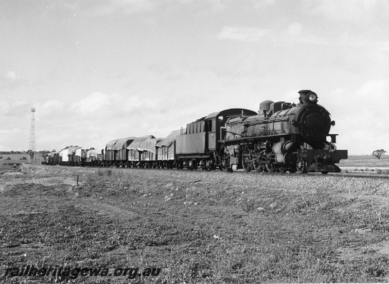 P14552
PM class 718, light tower, location Unknown, goods train.
