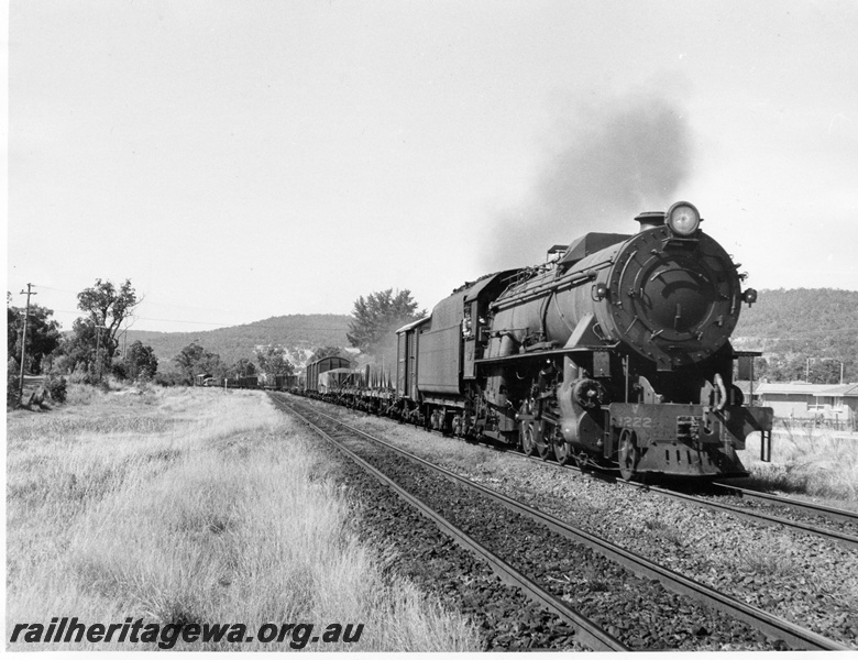 P14604
V class 1222, Kelmscott, SWR line, goods train
