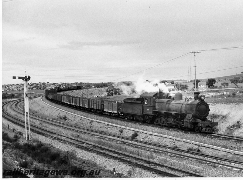 P14625
F class 419, entering Avon Yard from the GSR line, signal, goods train
