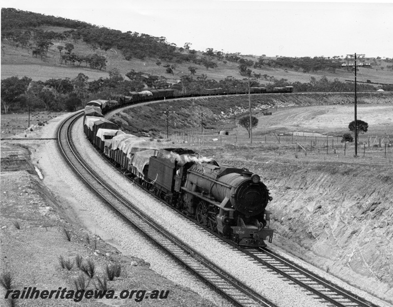 P14635
V class 1206, West Toodyay on the Avon Valley line, goods train
