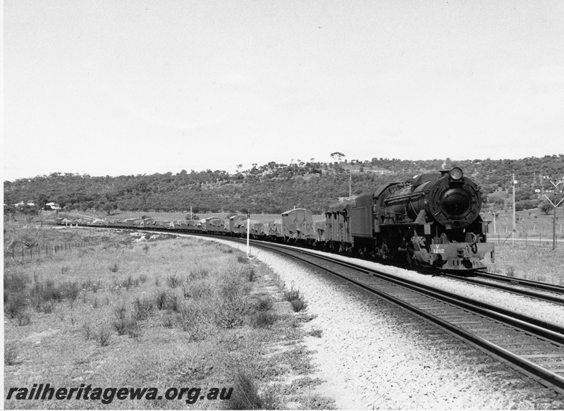 P14637
V class 1212, Avon Valley Line, goods train.
