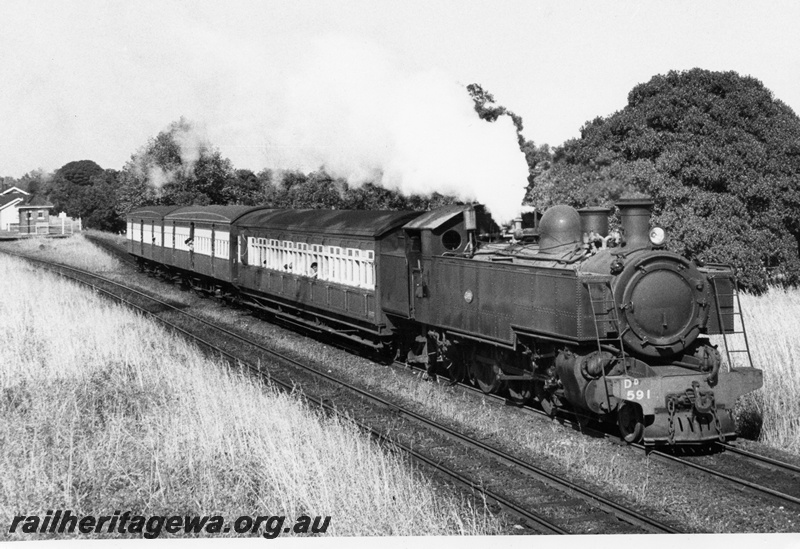 P14649
DD class 591, departing Daglish, suburban passenger service
