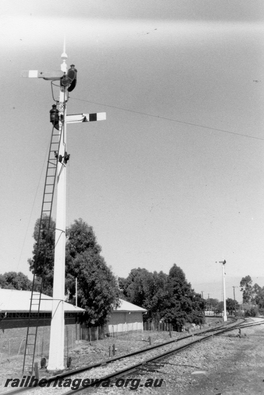 P14705
Semaphore signals, York, GSR line.
