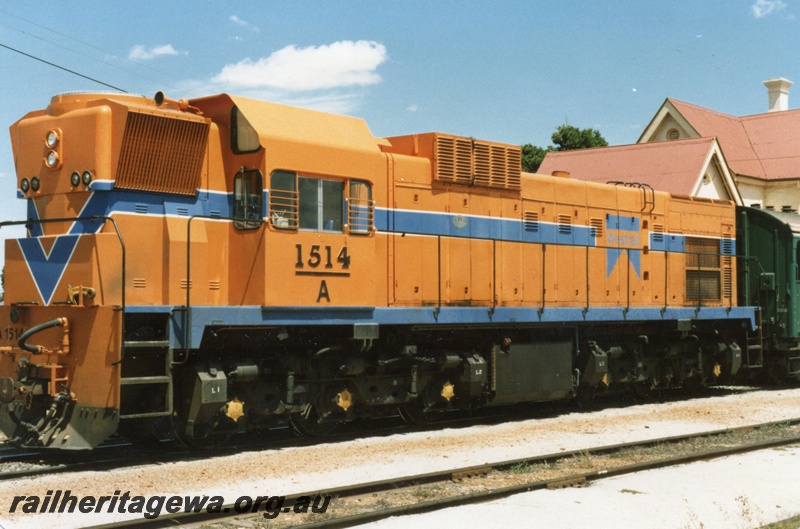 P14709
A class 1514 diesel locomotive in Westrail orange livery, front and side view, York, GSR line.
