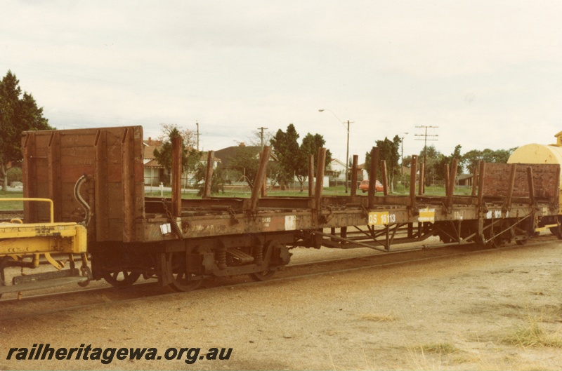 P14726
QS class 16113 sleep wagon, end and side view, brown livery, Bassendean, ER line.
