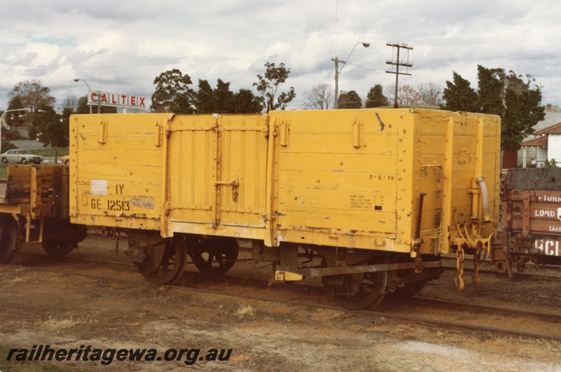 P14732
GE class 12513 high-sided wagon in yellow livery, side and end view, Bassendean, ER line.
