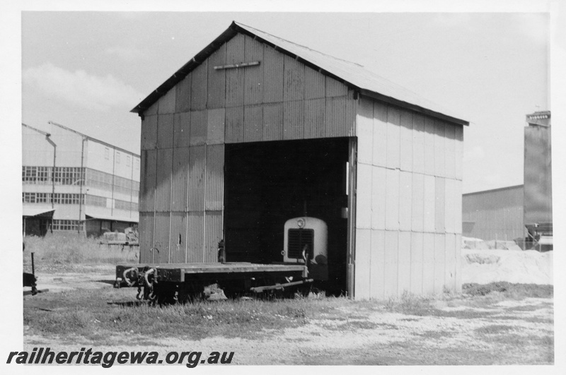 P14770
Z class 1151 loco, a NS class shunters float attached, ,coaling shed, loco depot. Albany, GSR line, loco parked in the coaling shed
