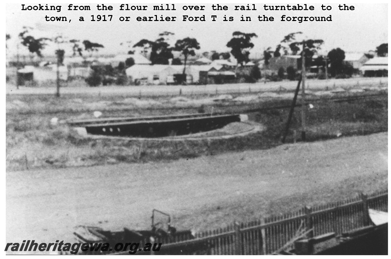 P14847
Sellers 60' turntable, view south from the flour mill, Kellerberrin, EGR line.
