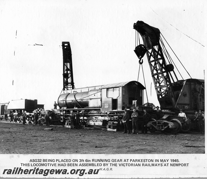 P14882
ASG class 32 Garratt articulated steam locomotive being placed on 3'6