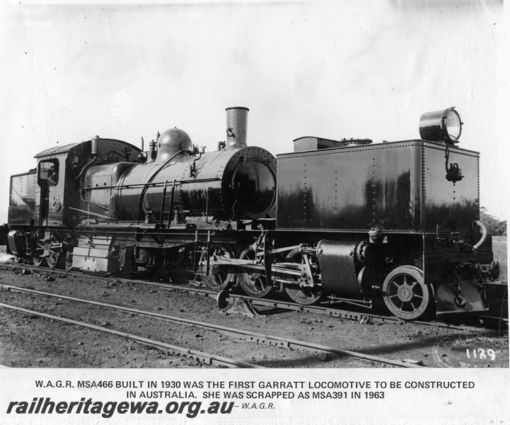 P14887
MSA class 466 Garratt articulated steam locomotive, side and front view, appears to be in as new condition, cheese knob, c1930.
