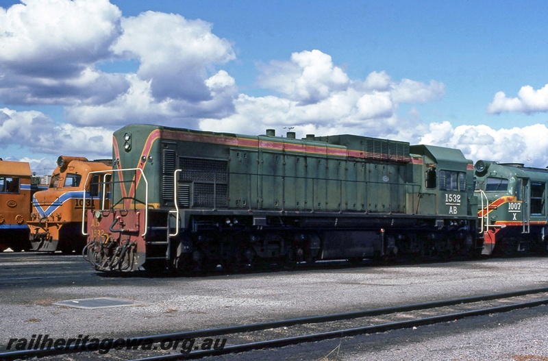 P14943
AB class 1532, Forrestfield loco, long hood end and side view
