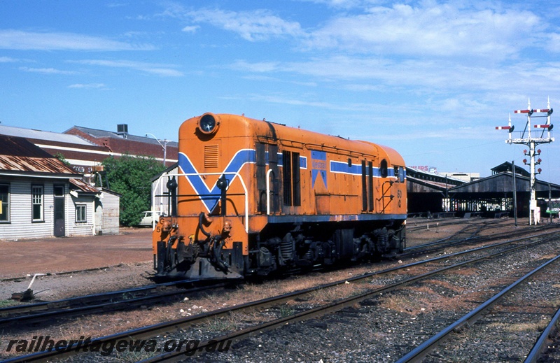 P14965
G class 50, bracket signal, Perth Carriage Sheds, long hood end and side view, West Perth.
