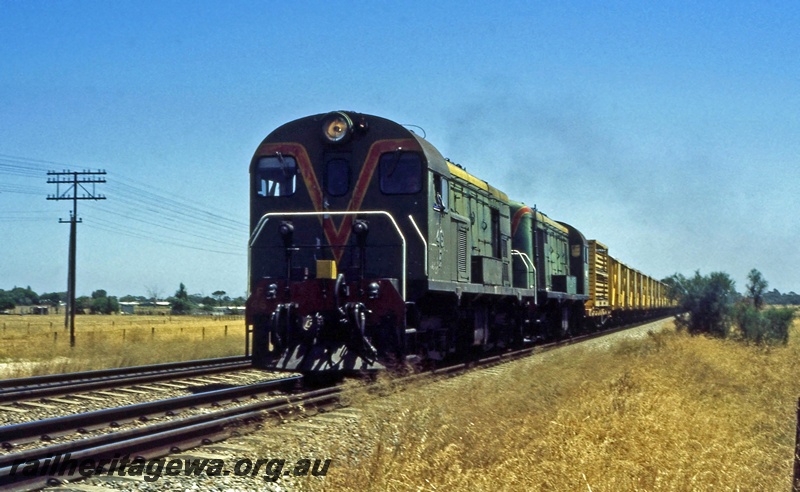 P15025
F class 44 leading F class 45, Hazelmere, goods train heading towards Forrestfield
