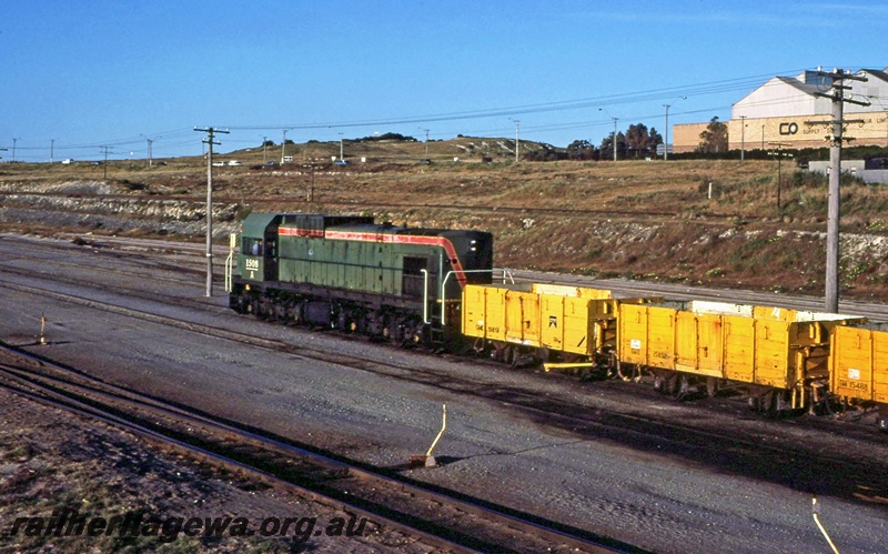 P15029
A class 1508 with empty stock, Leighton Yard, shunting.
