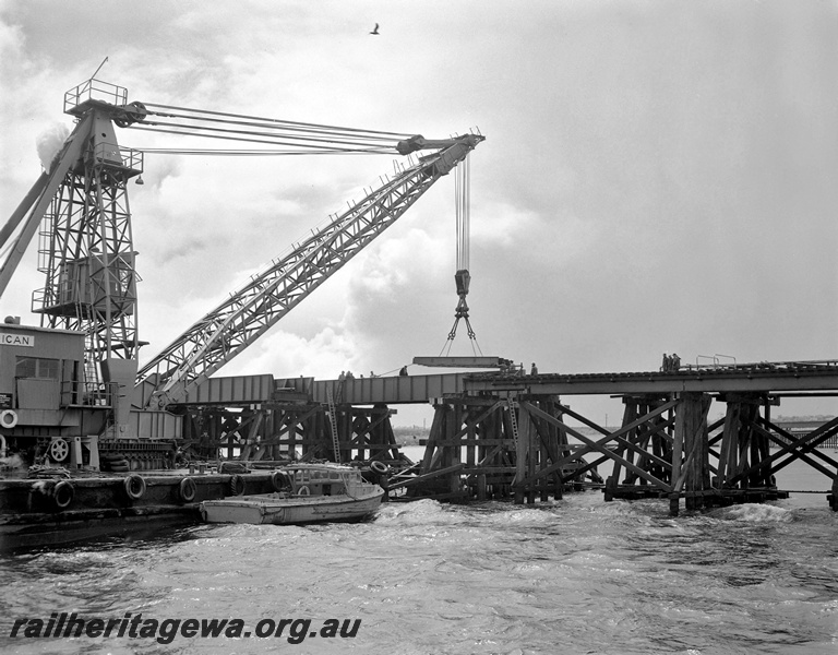 P15043
Rail bridge, under construction, 80 ton floating crane 
