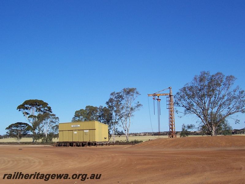 P15080
Station building/goods shed, platform crane, Hyden, LH line, rear and end view
