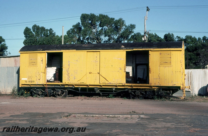 P15094
VA class 10219 bogie covered van.
