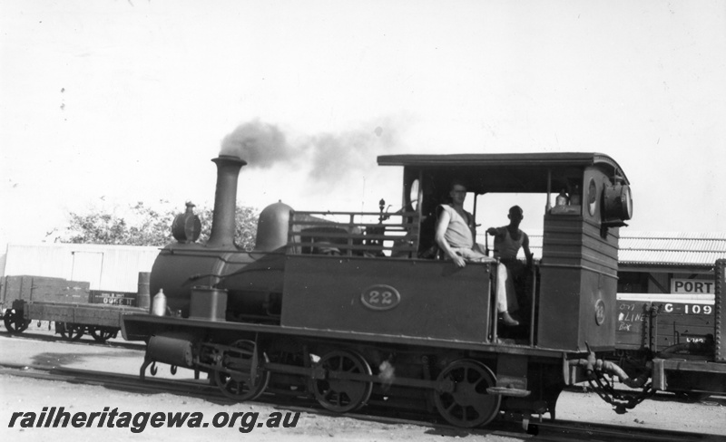 P15120
H class 22 steam locomotive performing shunting duties at Port Hedland preparing a train for Marble Bar. PM line
