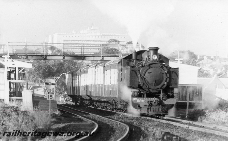 P15122
DM class 589 steam locomotive hauling the 6.33am suburban to Midland. ER line. This was the last steam passenger service to Midland.
