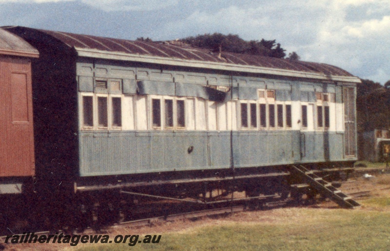 P15141
VW class 5125, ex AS class 376 second class suburban carriage with a brake /guards compartment, cream and green livery, end and side view, at the Bellarine Peninsular Railway, Victoria, enlargement from P15137
