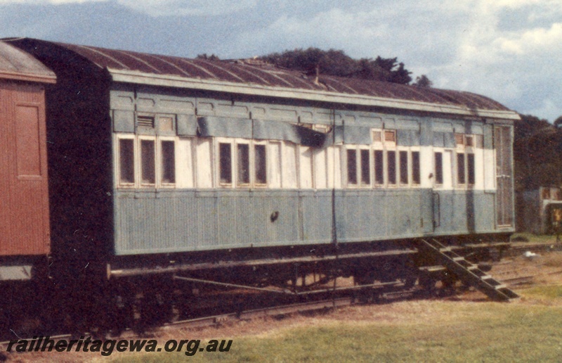 P15141
VW class 5125, ex AS class 376 second class suburban carriage with a brake /guards compartment, cream and green livery, end and side view, at the Bellarine Peninsular Railway, Victoria, enlargement from P15137
