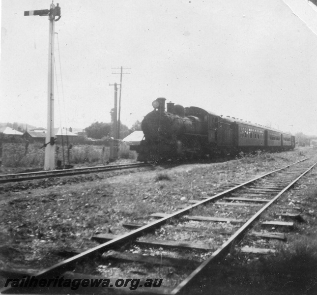 P15145
Unidentified E class steam locomotive bringing the 'Midnight Horror' into Bunbury, SWR line
