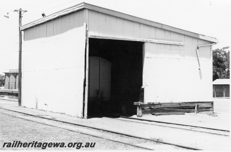 P15157
1 of 2 views of the goods shed at Quairading, YB line, trackside and end view
