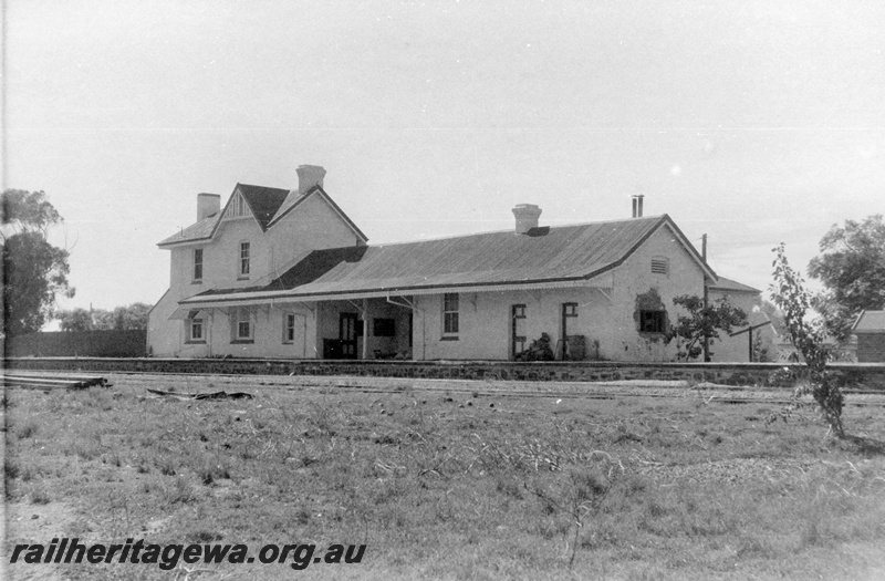 P15177
1 of 8 images of the railway precinct at Walkaway, W line, station building, trackside and south end view
