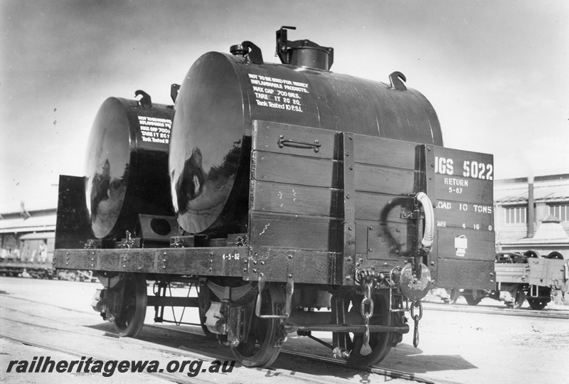 P15220
JGS class 5022 flat wagon, with medium height ends, and two tanks at Midland Workshops. Side and end view of wagon. 
