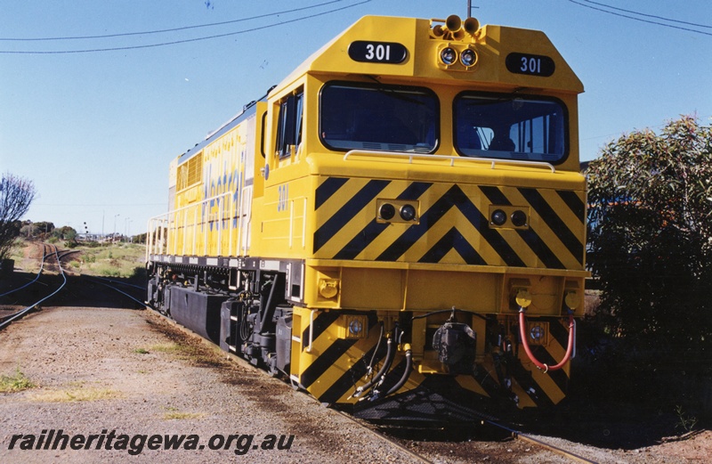 P15226
Q class 301, Kalgoorlie loco depot, side and front view (almost fully front on)
