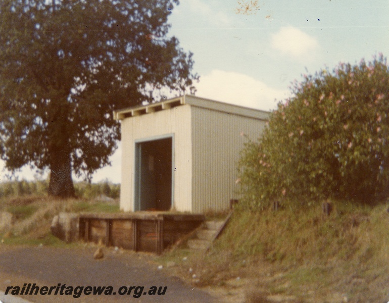 P15255
Shed for roadside traffic, Chidlow, ER line, all that remains of the railway station
