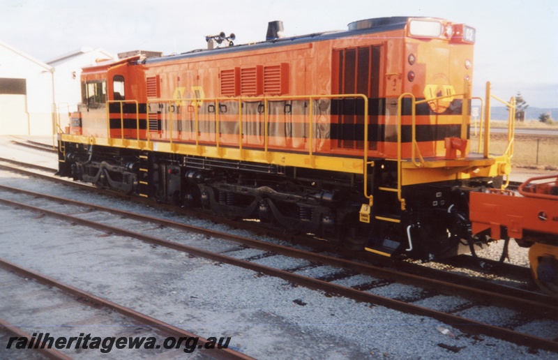 P15288
Australia Western Railroad T class 02, on trial woodchip train, Albany, GSR line, side and rear view
