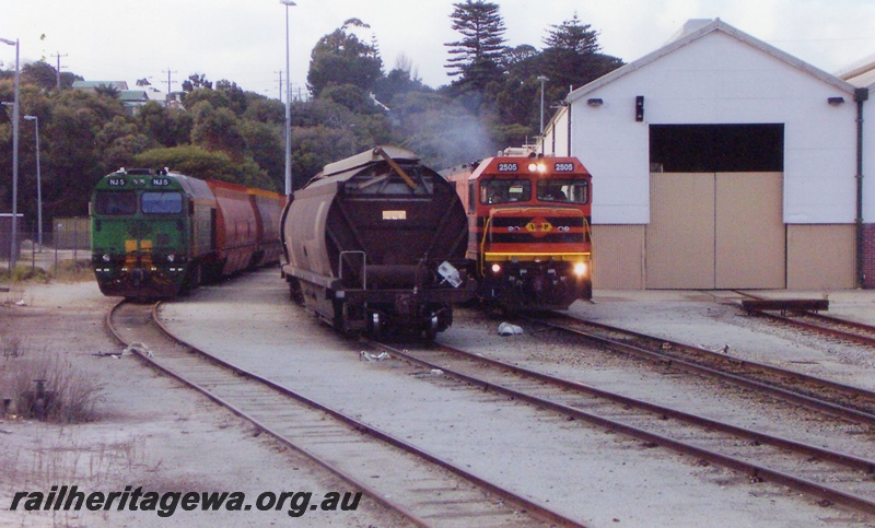 P15374
NJ class 5 diesel locomotive and 2505 class diesel locomotive, formerly P class 2005 