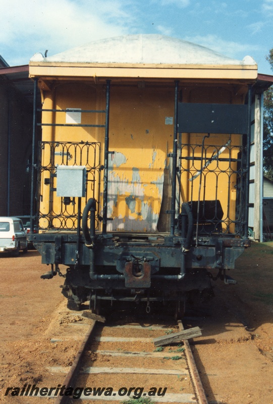 P15415
VW class 315 worker's carriage, ex AV class 315, yellow livery, end view, museum Cunderdin
