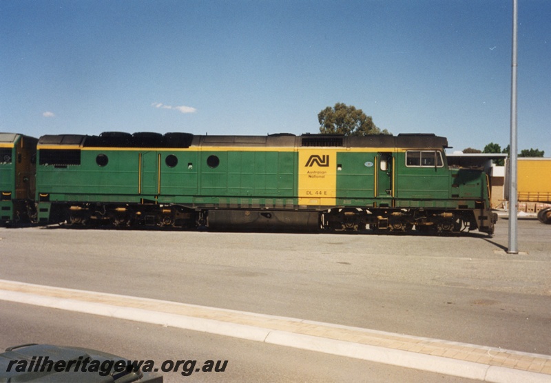 P15582
Australian National DL class 44E in the green livery with a yellow panel on the side, Kewdale, side view
